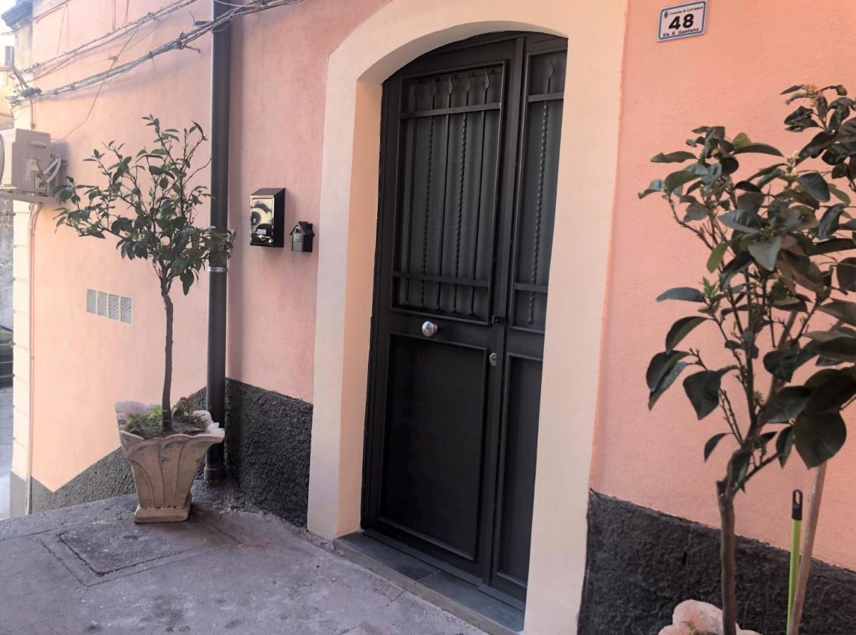 La Casa Di Karola Apartment Catania Luaran gambar