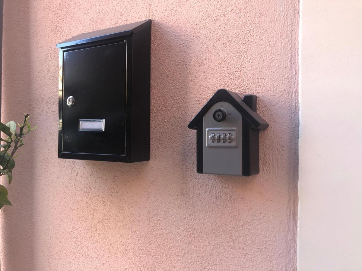 La Casa Di Karola Apartment Catania Luaran gambar